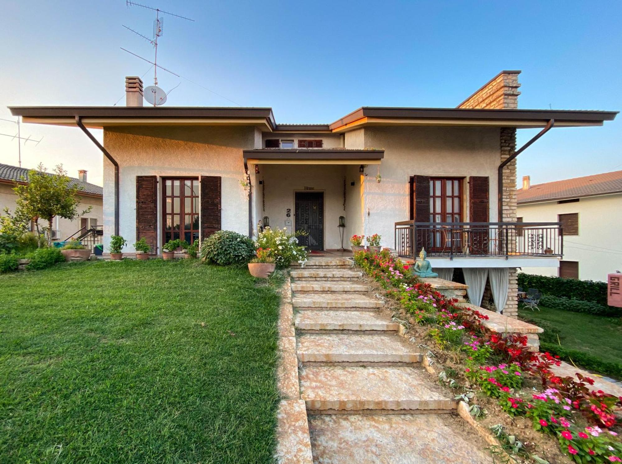 Nest Guesthouse Castelnuovo del Garda Kültér fotó